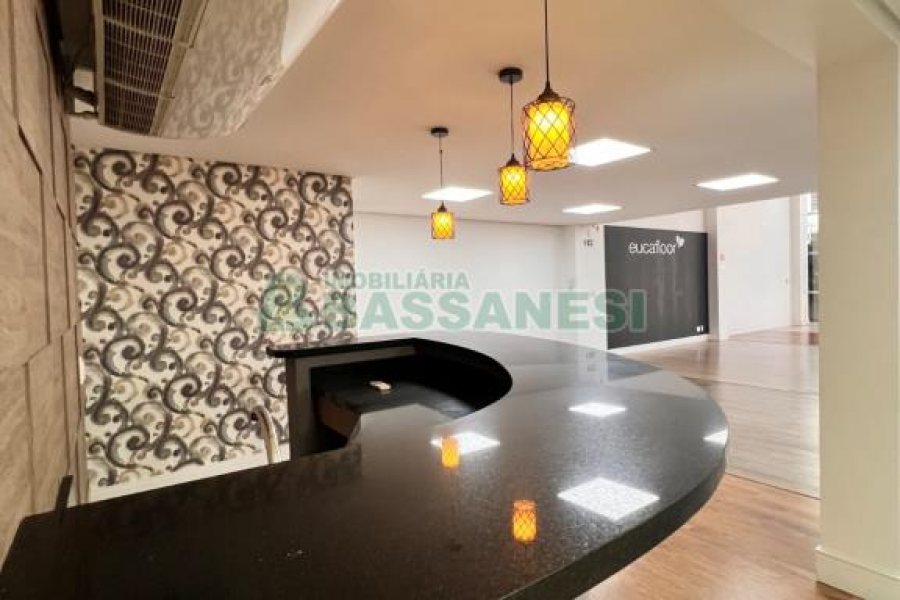 Loja com 505m², no bairro Pio X em Caxias do Sul para Alugar