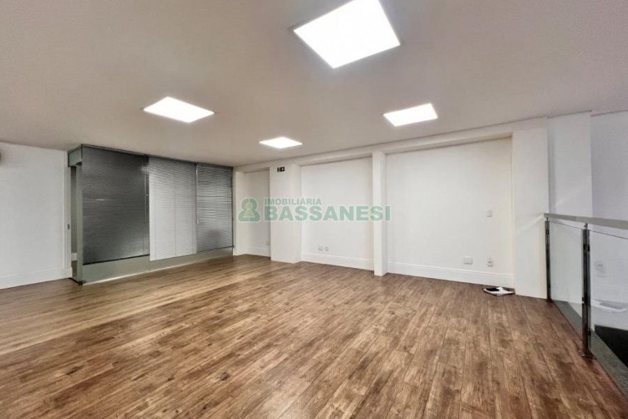 Loja com 505m², no bairro Pio X em Caxias do Sul para Alugar