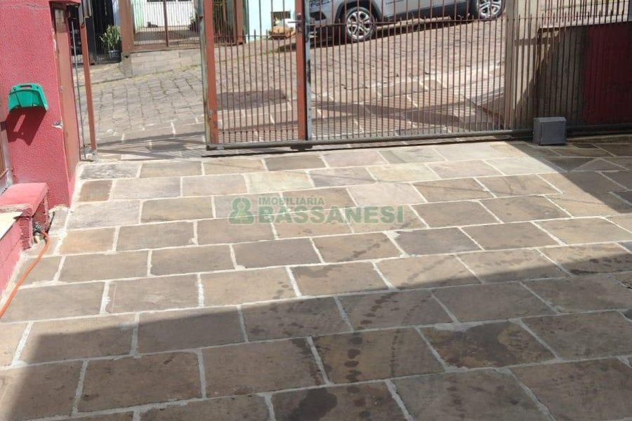 Casa com 140m², 3 dormitórios, -3 vaga, no bairro Centenário em Caxias do Sul para Comprar