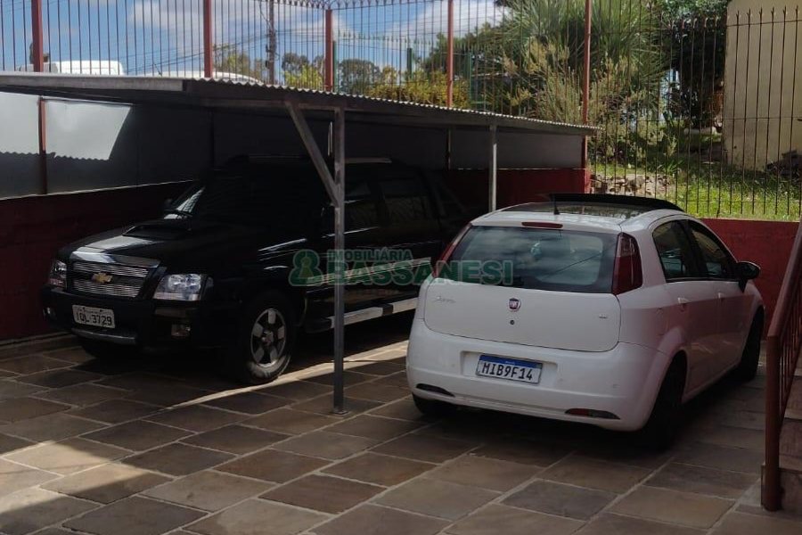 Casa com 140m², 3 dormitórios, -3 vaga, no bairro Centenário em Caxias do Sul para Comprar