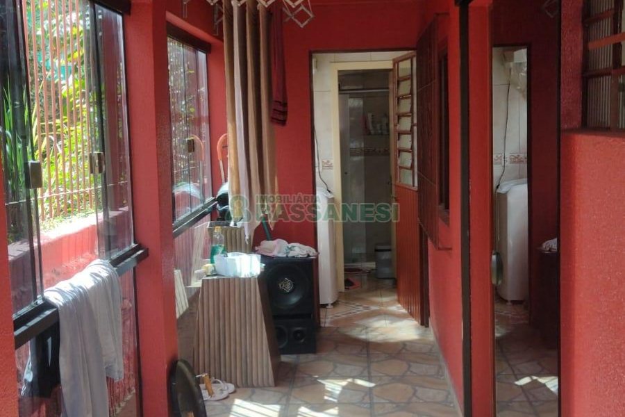 Casa com 140m², 3 dormitórios, -3 vaga, no bairro Centenário em Caxias do Sul para Comprar