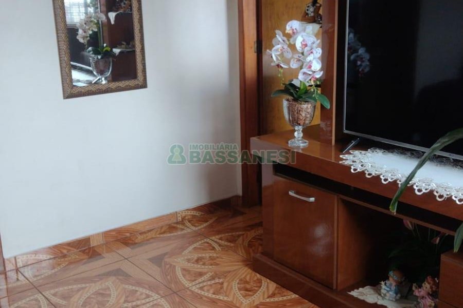 Casa com 140m², 3 dormitórios, -3 vaga, no bairro Centenário em Caxias do Sul para Comprar