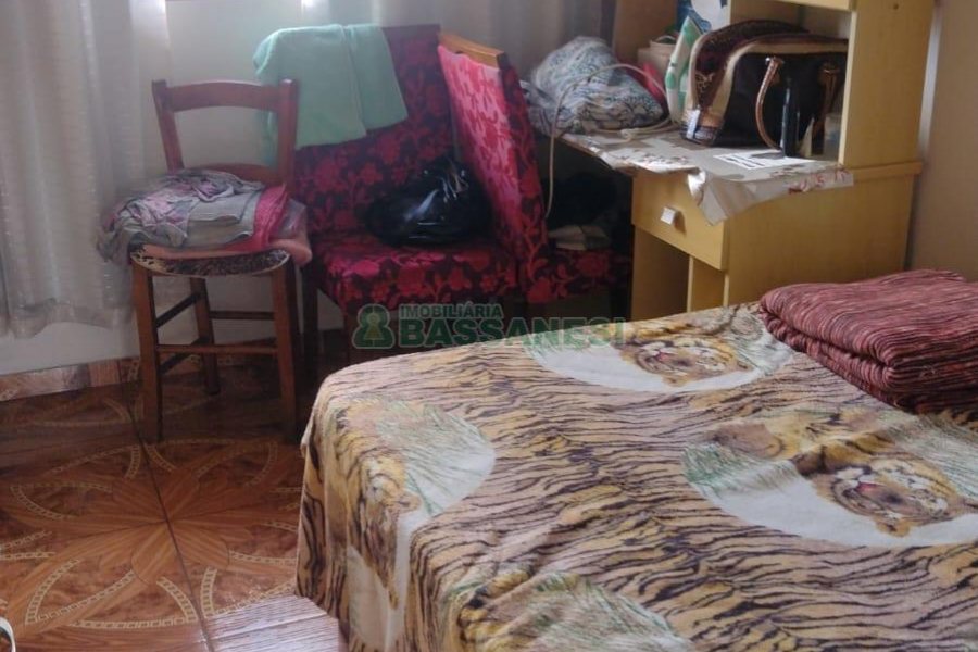 Casa com 140m², 3 dormitórios, -3 vaga, no bairro Centenário em Caxias do Sul para Comprar