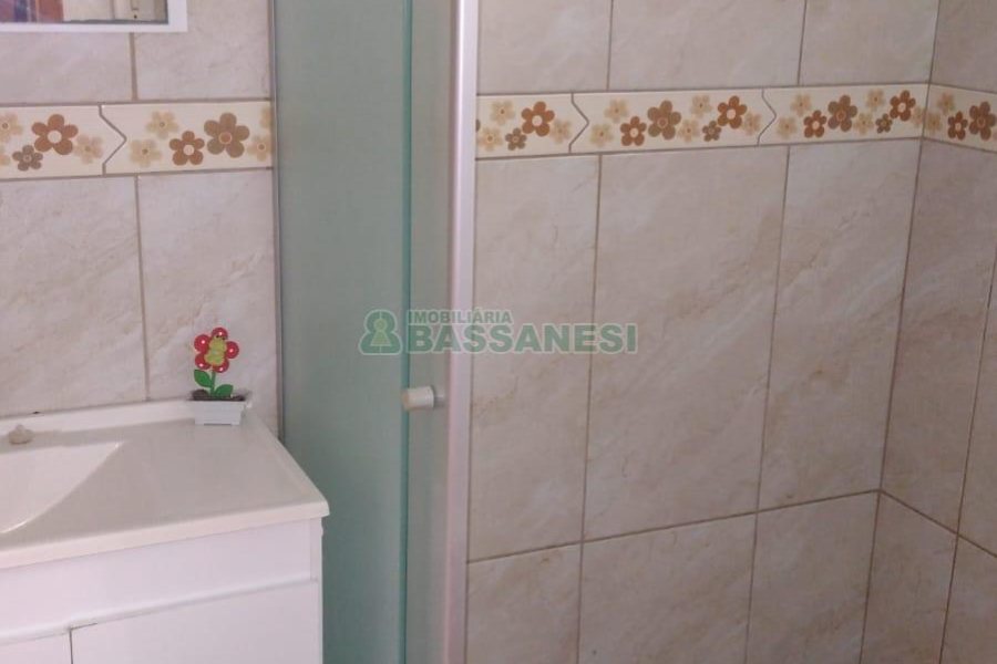 Casa com 140m², 3 dormitórios, -3 vaga, no bairro Centenário em Caxias do Sul para Comprar