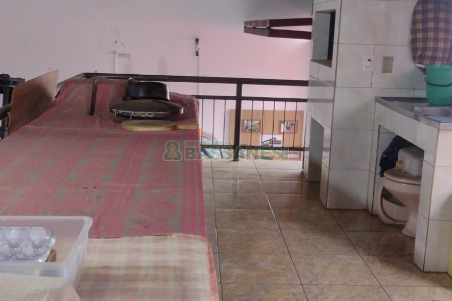 Casa com 140m², 3 dormitórios, -3 vaga, no bairro Centenário em Caxias do Sul para Comprar