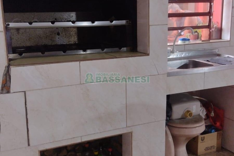 Casa com 140m², 3 dormitórios, -3 vaga, no bairro Centenário em Caxias do Sul para Comprar