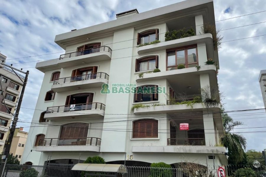 Apartamento com 382m², 3 dormitórios, 5 vagas, no bairro Panazzolo em Caxias do Sul para Alugar