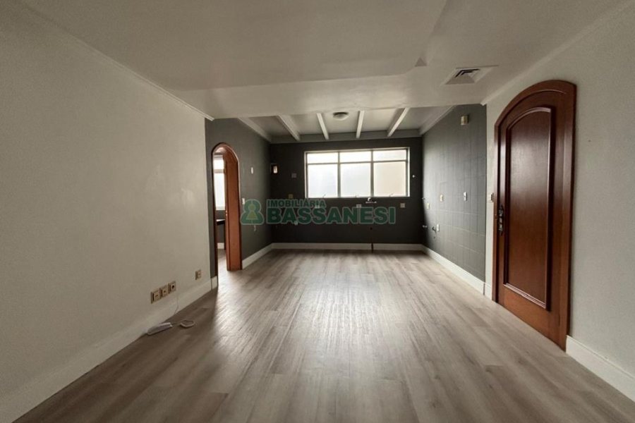 Apartamento com 382m², 3 dormitórios, 5 vagas, no bairro Panazzolo em Caxias do Sul para Alugar