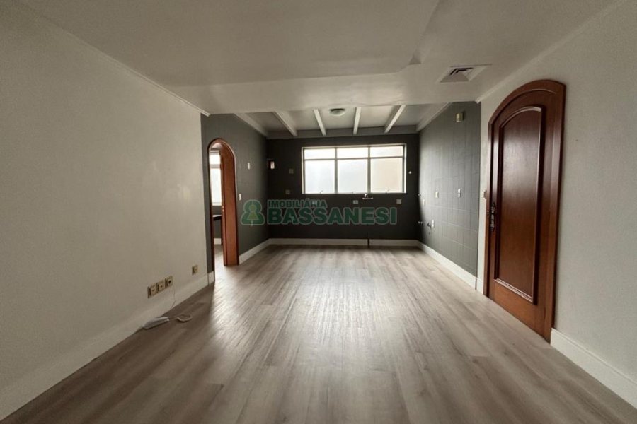 Apartamento com 382m², 3 dormitórios, 5 vagas, no bairro Panazzolo em Caxias do Sul para Alugar