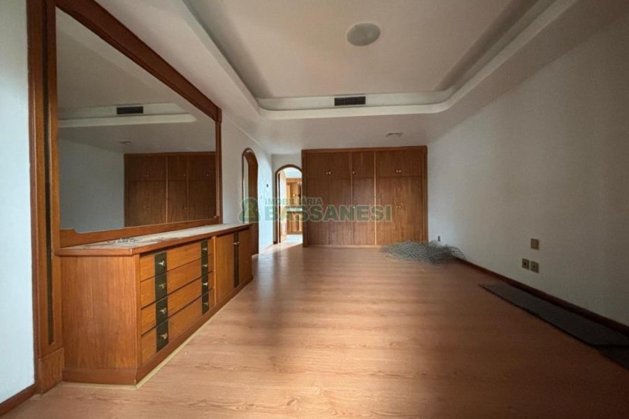 Apartamento com 382m², 3 dormitórios, 5 vagas, no bairro Panazzolo em Caxias do Sul para Alugar