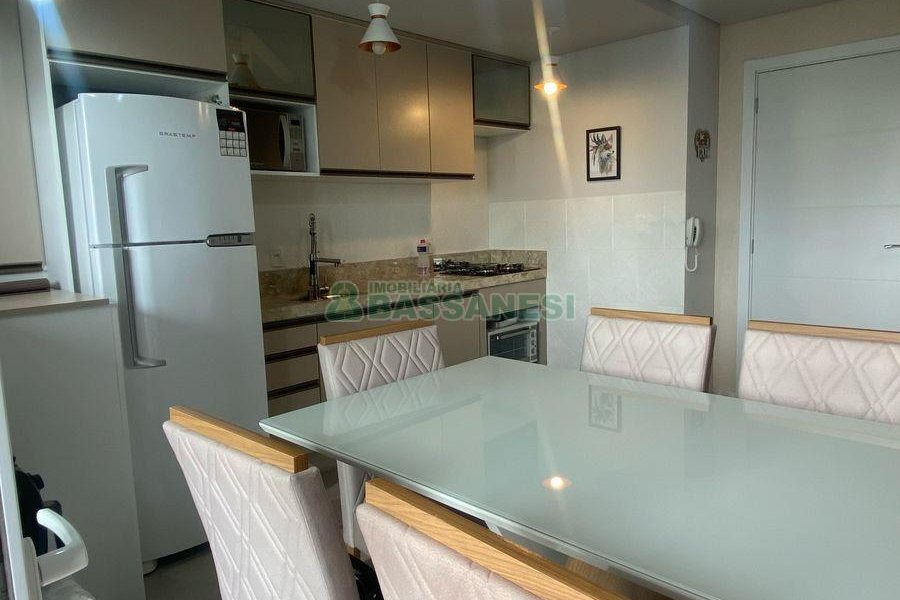 Apto Mobiliado com 58m², 2 dormitórios, 1 vaga, no bairro Panazzolo em Caxias do Sul para Comprar