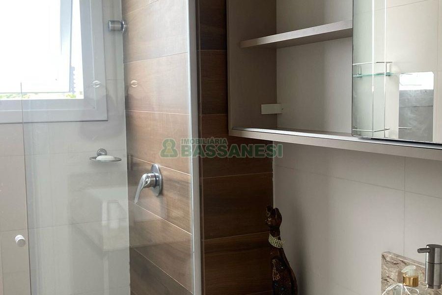 Apto Mobiliado com 58m², 2 dormitórios, 1 vaga, no bairro Panazzolo em Caxias do Sul para Comprar