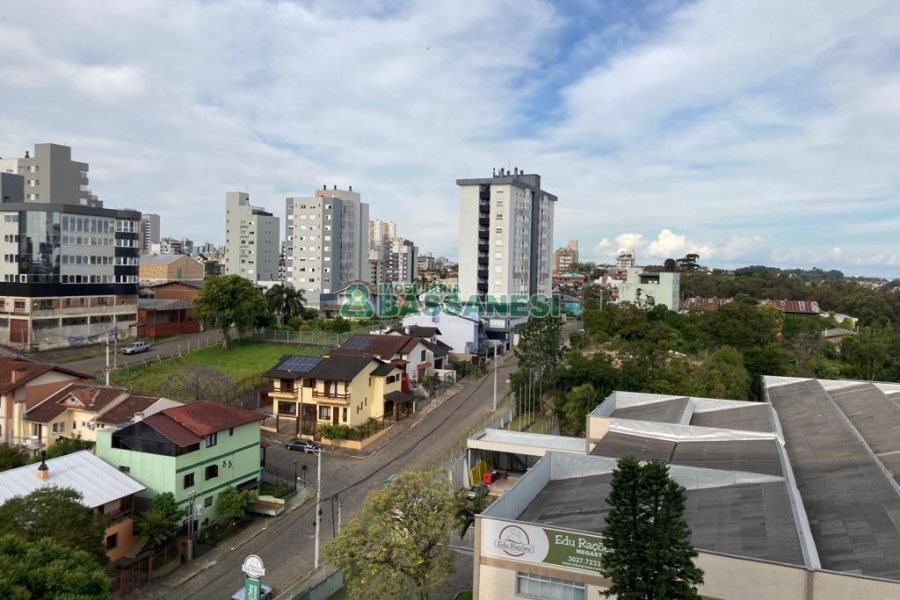 Apto Mobiliado com 58m², 2 dormitórios, 1 vaga, no bairro Panazzolo em Caxias do Sul para Comprar