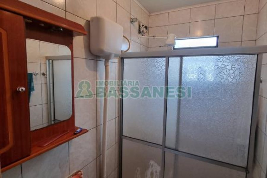 Casa com 164m², 3 dormitórios, no bairro Panazzolo em Caxias do Sul para Comprar