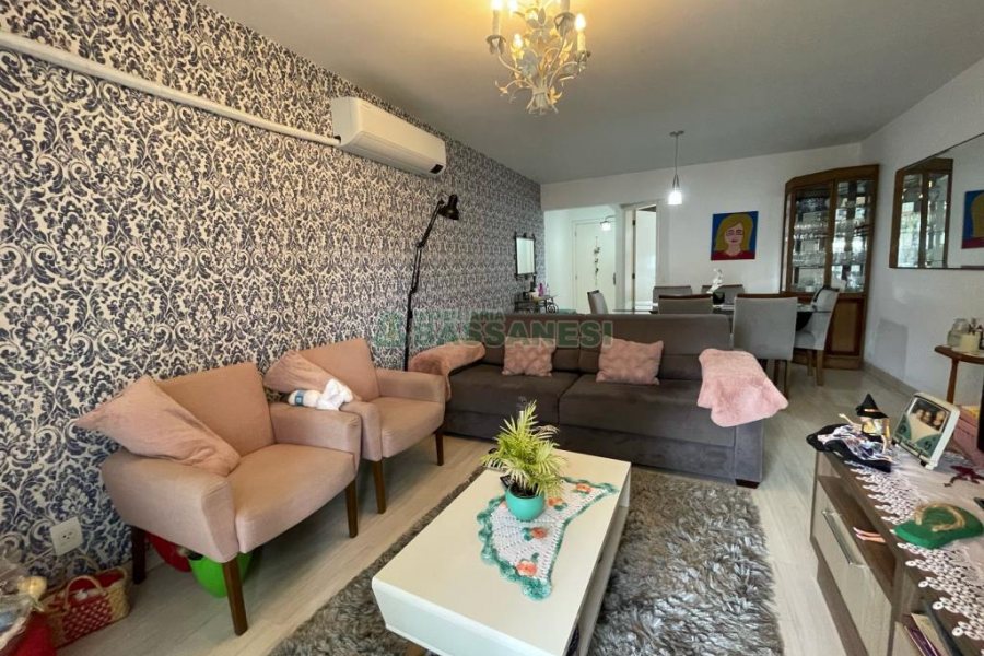 Apartamento com 103m², 3 dormitórios, 2 vagas, no bairro Rio Branco em Caxias do Sul para Comprar