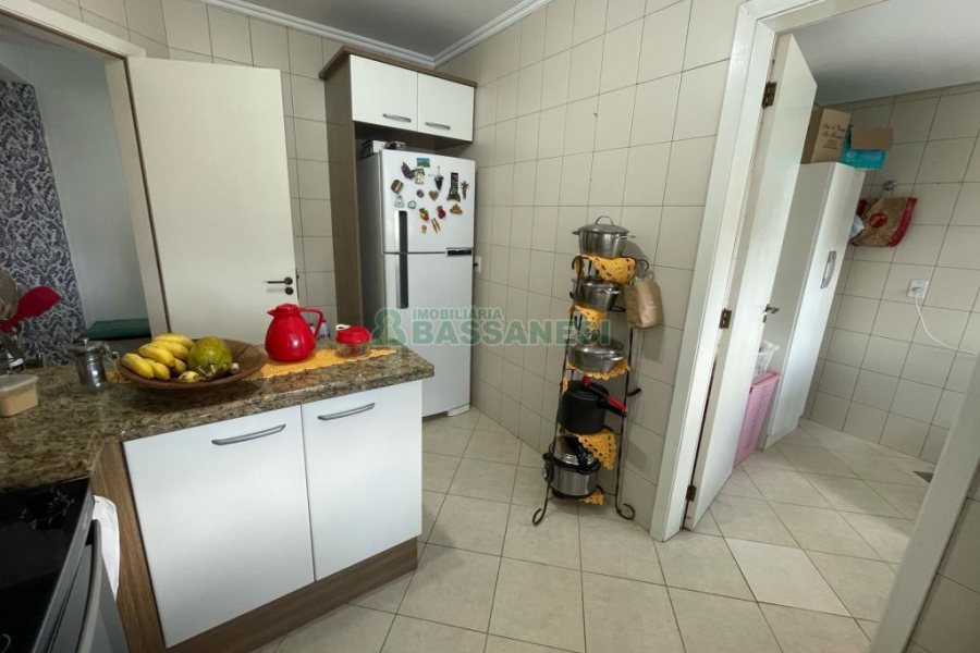 Apartamento com 103m², 3 dormitórios, 2 vagas, no bairro Rio Branco em Caxias do Sul para Comprar