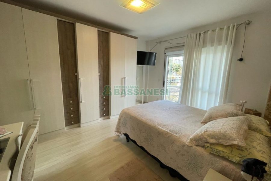 Apartamento com 103m², 3 dormitórios, 2 vagas, no bairro Rio Branco em Caxias do Sul para Comprar