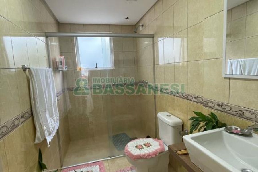 Apartamento com 103m², 3 dormitórios, 2 vagas, no bairro Rio Branco em Caxias do Sul para Comprar