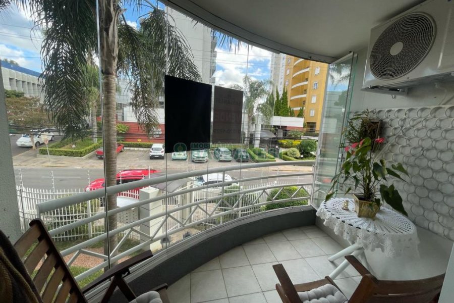 Apartamento com 103m², 3 dormitórios, 2 vagas, no bairro Rio Branco em Caxias do Sul para Comprar