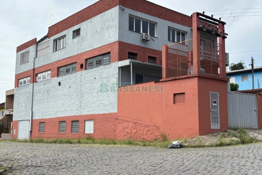 Loja com 630m², no bairro Floresta em Caxias do Sul para Alugar