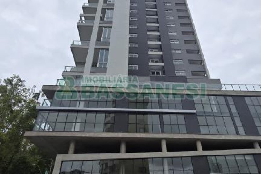 Sala com 89m², 1 vaga, no bairro Exposição em Caxias do Sul para Comprar