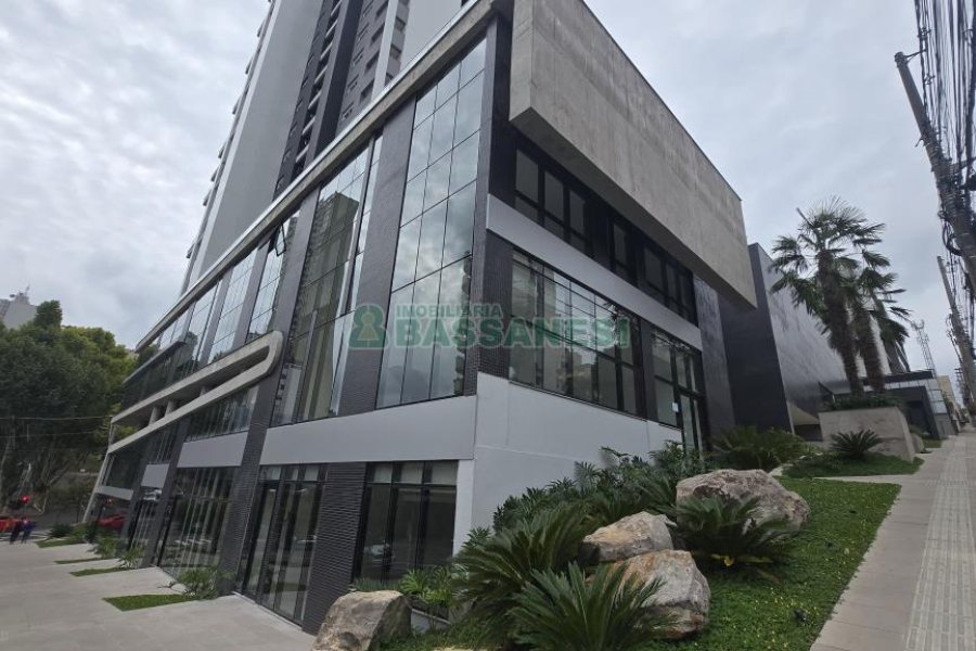 Sala com 89m², 1 vaga, no bairro Exposição em Caxias do Sul para Comprar