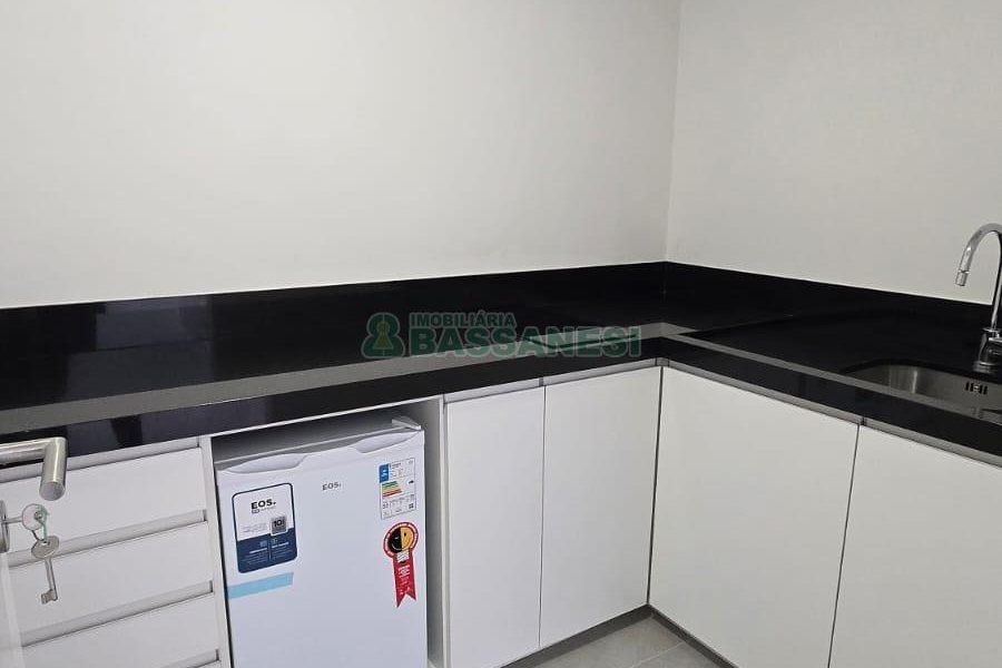 Sala com 89m², 1 vaga, no bairro Exposição em Caxias do Sul para Comprar