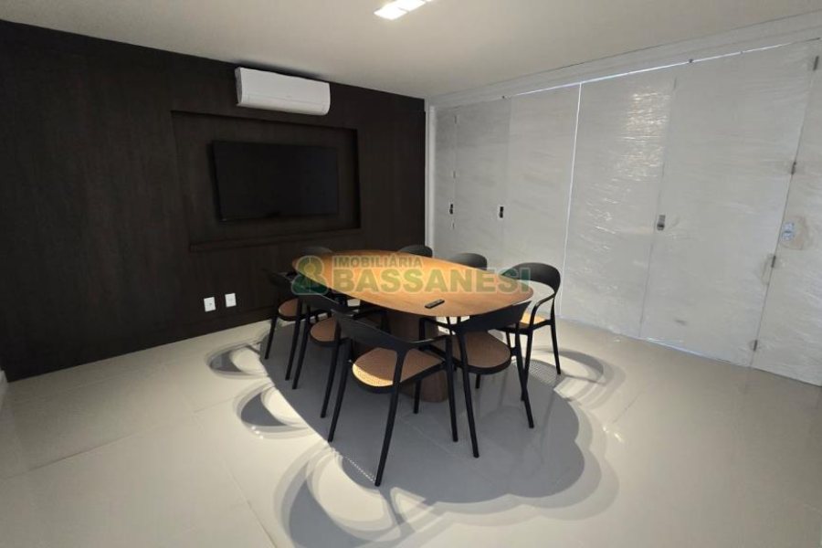 Sala com 89m², 1 vaga, no bairro Exposição em Caxias do Sul para Comprar