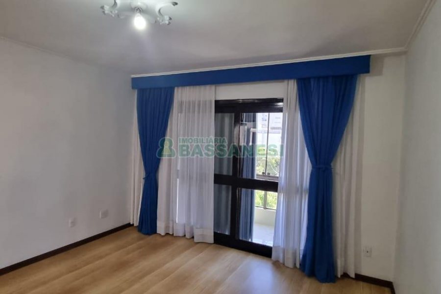 Apartamento com 118m², 3 dormitórios, 1 vaga, no bairro Lourdes em Caxias do Sul para Comprar