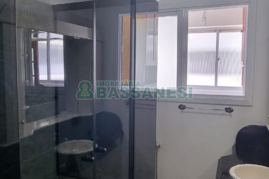 Apartamento com 118m², 3 dormitórios, 1 vaga, no bairro Lourdes em Caxias do Sul para Comprar