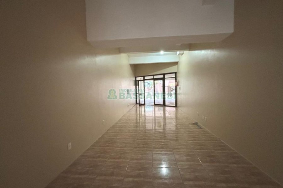 Loja com 70m², no bairro Centro em Caxias do Sul para Alugar