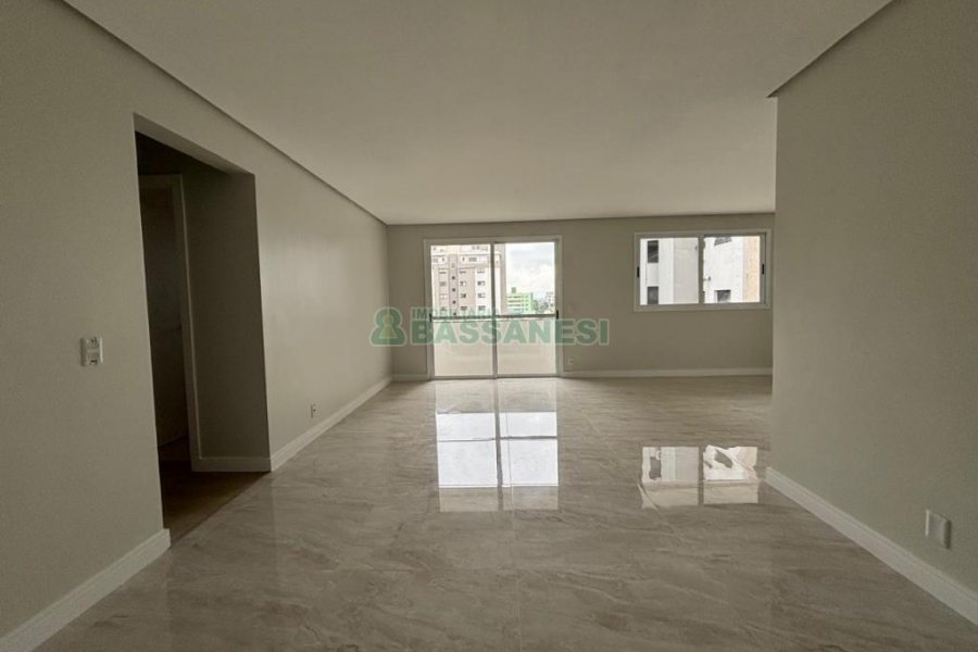 Apartamento com 133m², 3 dormitórios, 1 vaga, no bairro Madureira em Caxias do Sul para Alugar