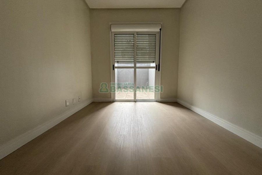 Apartamento com 133m², 3 dormitórios, 1 vaga, no bairro Madureira em Caxias do Sul para Alugar
