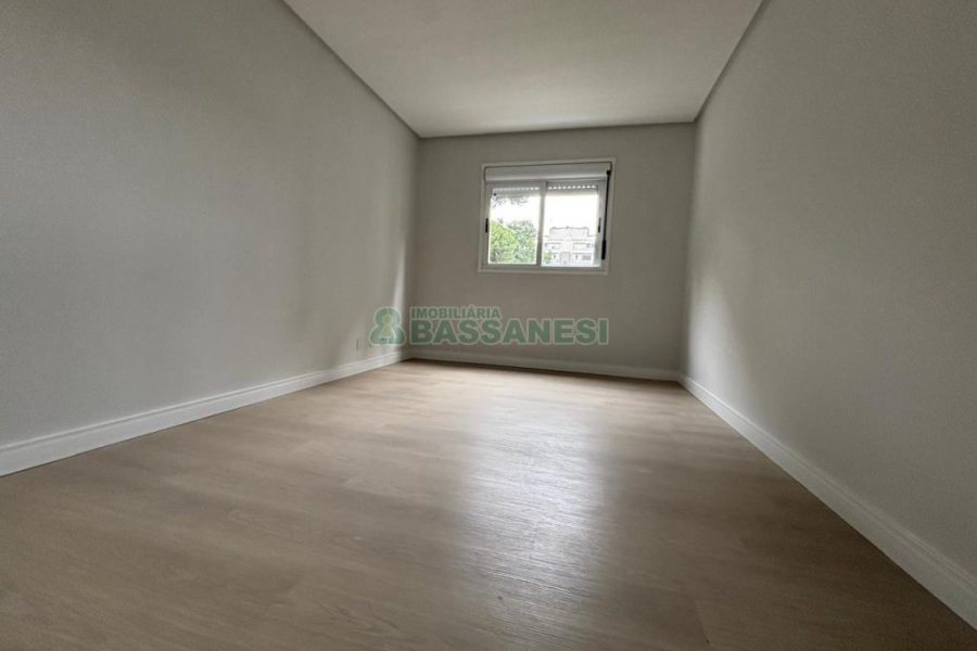 Apartamento com 133m², 3 dormitórios, 1 vaga, no bairro Madureira em Caxias do Sul para Alugar