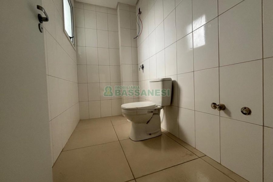 Apartamento com 133m², 3 dormitórios, 1 vaga, no bairro Madureira em Caxias do Sul para Alugar