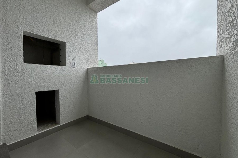 Apto Mobiliado com 42m², 1 dormitório, 1 vaga, no bairro Lourdes em Caxias do Sul para Alugar