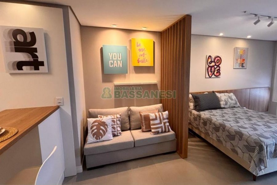 Apto Mobiliado com 42m², 1 dormitório, 1 vaga, no bairro Lourdes em Caxias do Sul para Alugar