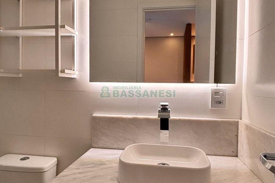 Apto Mobiliado com 42m², 1 dormitório, 1 vaga, no bairro Lourdes em Caxias do Sul para Alugar