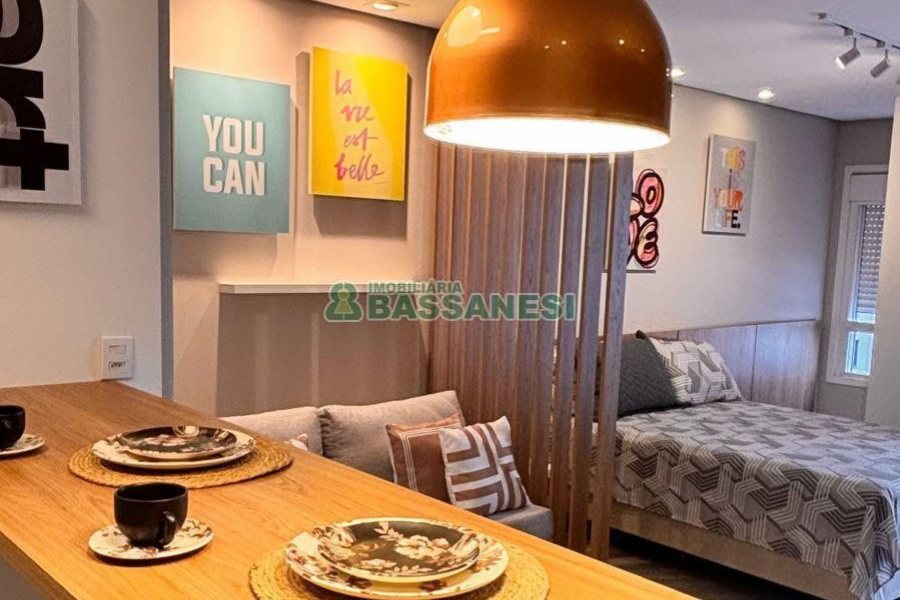 Apto Mobiliado com 42m², 1 dormitório, 1 vaga, no bairro Lourdes em Caxias do Sul para Alugar