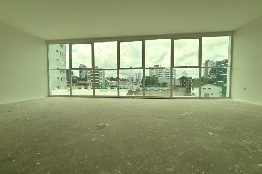 Sala com 41m², 1 vaga, no bairro Lourdes em Caxias do Sul para Comprar