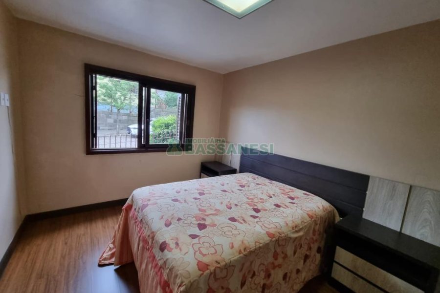 Casa com 255m², 4 dormitórios, 4 vagas, no bairro Diamantino em Caxias do Sul para Comprar