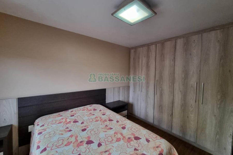 Casa com 255m², 4 dormitórios, 4 vagas, no bairro Diamantino em Caxias do Sul para Comprar