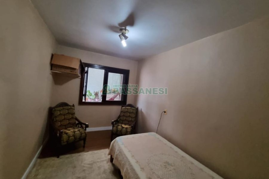 Casa com 255m², 4 dormitórios, 4 vagas, no bairro Diamantino em Caxias do Sul para Comprar