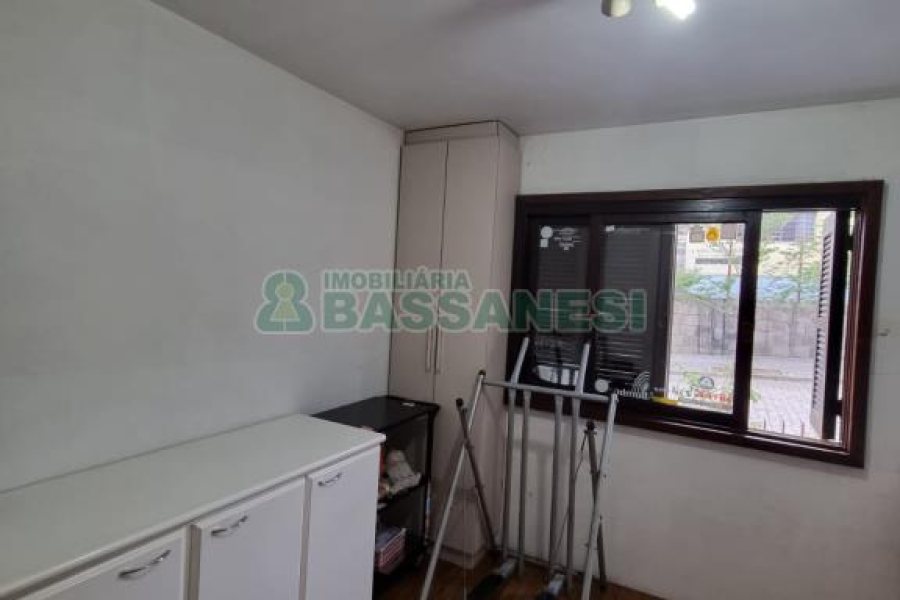 Casa com 255m², 4 dormitórios, 4 vagas, no bairro Diamantino em Caxias do Sul para Comprar