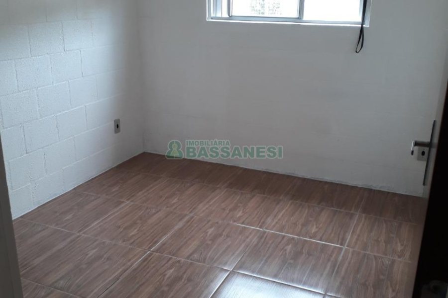 Apartamento com 38m², 2 dormitórios, 1 vaga, no bairro Cruzeiro em Caxias do Sul para Comprar