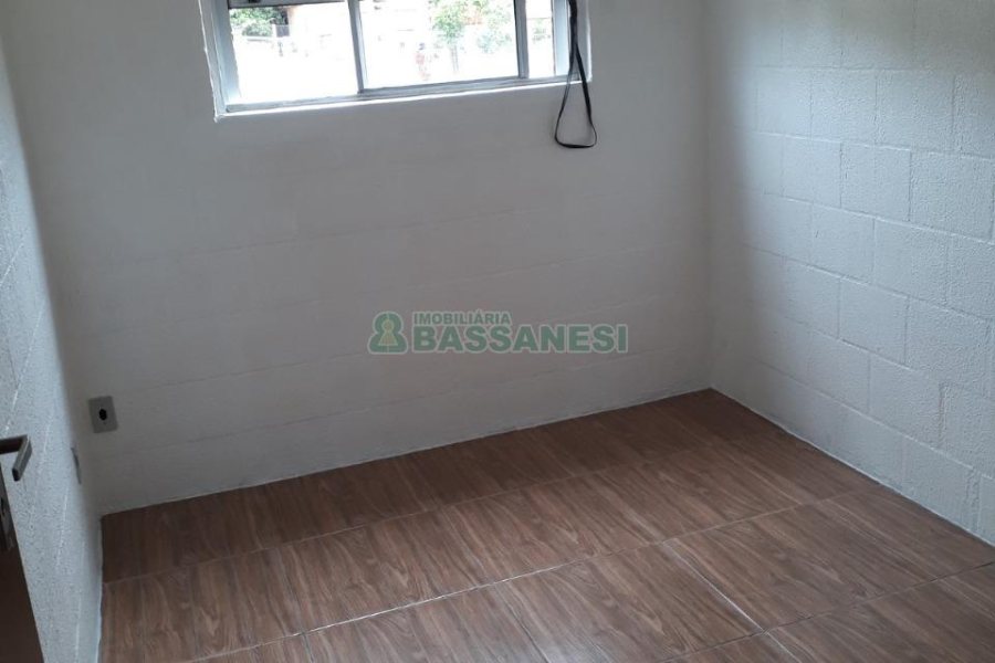 Apartamento com 38m², 2 dormitórios, 1 vaga, no bairro Cruzeiro em Caxias do Sul para Comprar