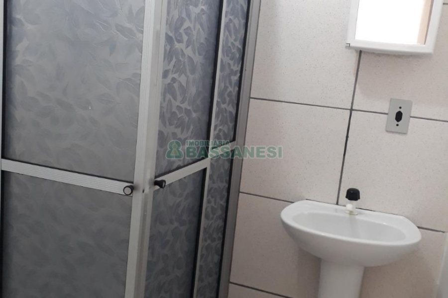 Apartamento com 38m², 2 dormitórios, 1 vaga, no bairro Cruzeiro em Caxias do Sul para Comprar