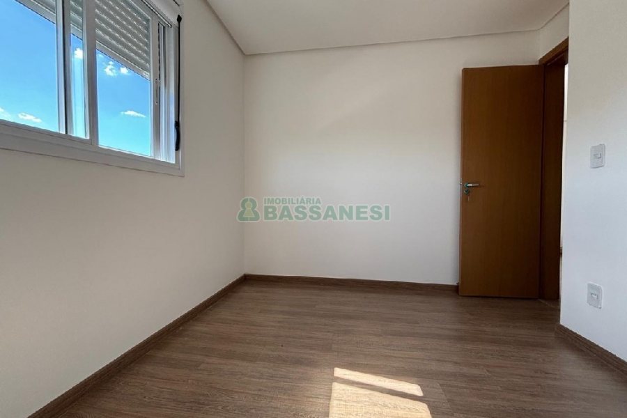 Apartamento com 58m², 2 dormitórios, 1 vaga, no bairro Vila Verde em Caxias do Sul para Alugar