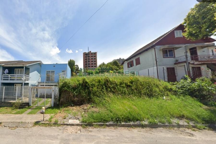 Terreno com 360m², no bairro Santa Lúcia em Caxias do Sul para Comprar
