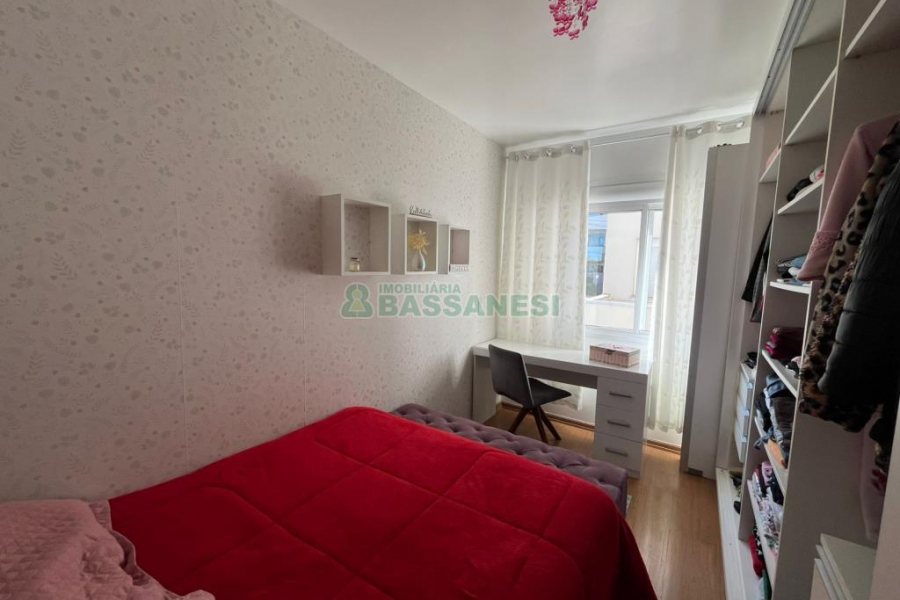 Apto Mobiliado com 63m², 2 dormitórios, 1 vaga, no bairro Petrópolis em Caxias do Sul para Alugar